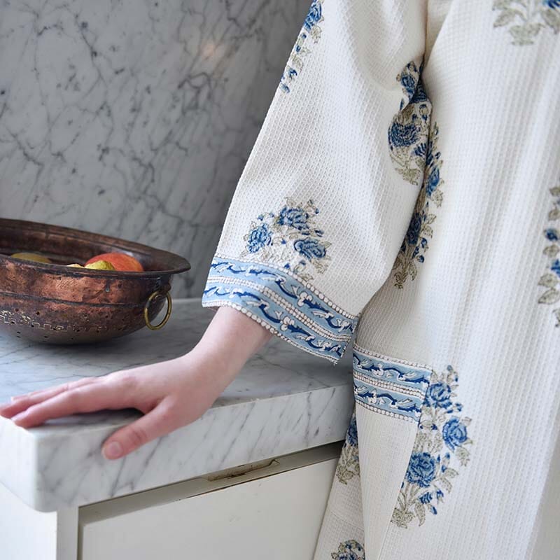 Blue & White Floral naisten vohveli-kylpytakki Puuvillavaatteet Powell Craft 